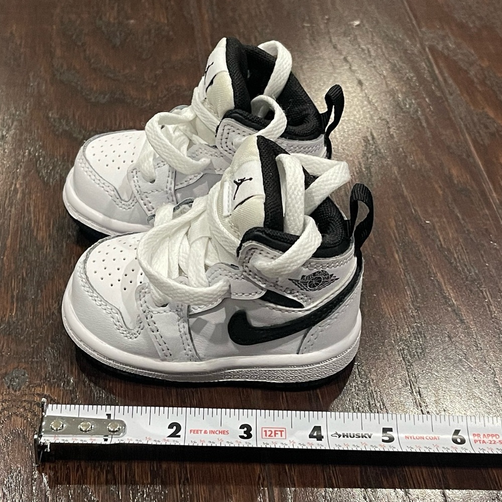 Jordan Baby & Walker Shoes White Black